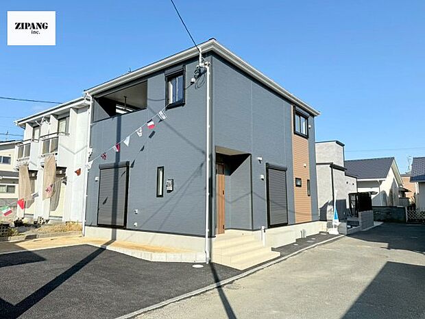 【現地外観写真】現地完成済みですので即日見学可能です♪周辺物件とともにご紹介させていただきますのでお気軽にお問い合わせください！ 