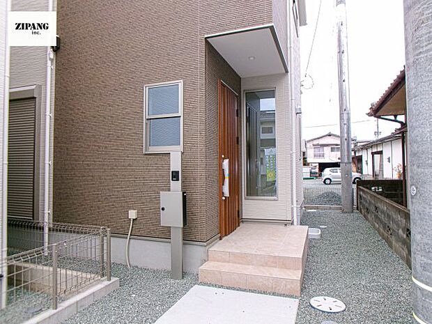 【現地外観写真】現地完成済みですので即日見学可能です♪周辺物件とともにご紹介させていただきますのでお気軽にお問い合わせください！ 