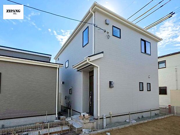 【外観】【現地外観写真】現地完成済みですので即日見学可能です♪周辺物件とともにご紹介させていただきますのでお気軽にお問い合わせください!