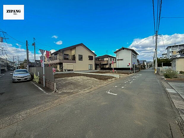 【外観】【現地外観写真】ただいま建築中です♪周辺物件とともにご紹介させていただきますのでお気軽にお問い合わせください！（2025年12月撮影）