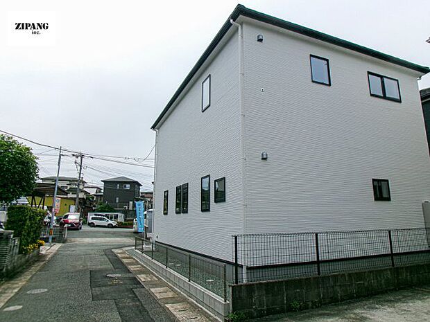 【外観】【現地外観写真】現地完成済みですので即日見学可能です♪周辺物件とともにご紹介させていただきますのでお気軽にお問い合わせください♪