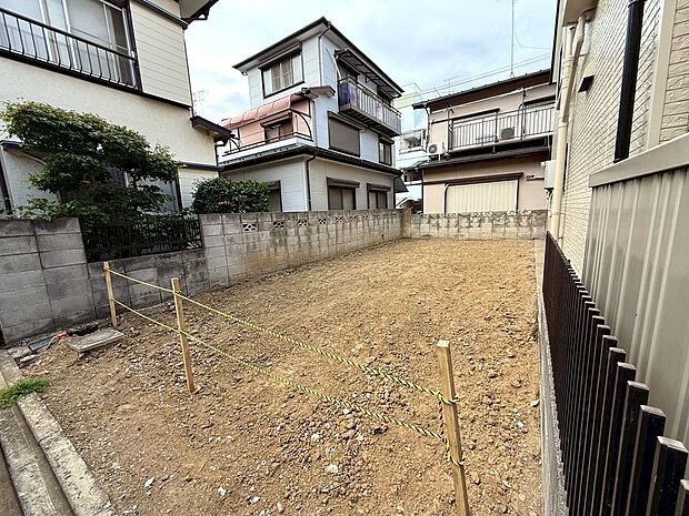 【◆現地】重厚感と高級感を感じる事が出来るお家になります。早い段階でしたらカラーセレクトのご対応も可能となります。仕様書を元に様々なカラーに変更可能です。お客様の理想のお家を叶える事が出来ます。