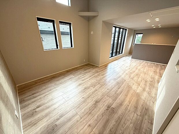 【◆LDK】2階LDKだからこその明るく開放感溢れる空間となっております。自然と集い触れ合える場所となっております。