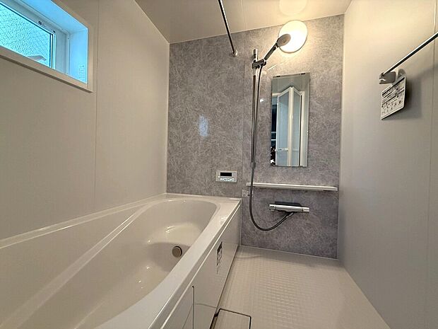 【◆浴室】同仕様施工例写真になります。完成前になりますので実際の品質をご覧いただきながらショールームにてプレゼンテーションさせていただきます。ご安心頂ける様、サポートさせていただきます。