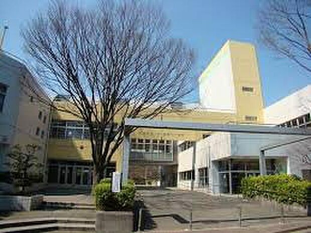 杉並区立杉並第十小学校（約680m）