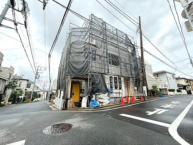 【◆現地】角地ならではの開放感あふれる陽当たりと通風に恵まれた立地となっております。毎日の暮らしを心地よく演出します。