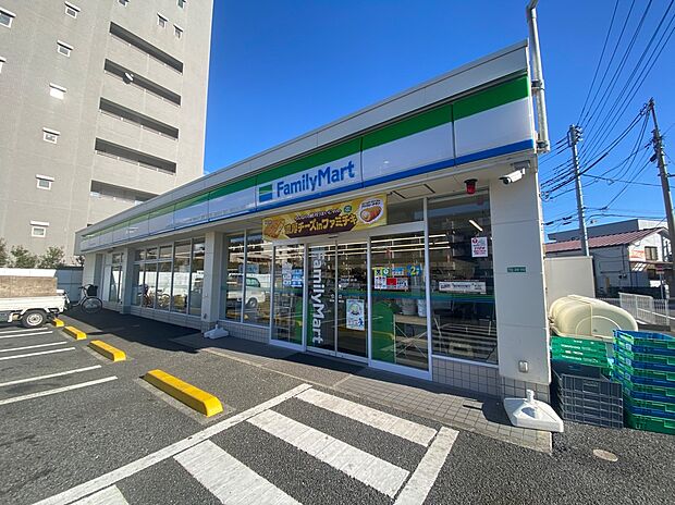 ファミリーマート練馬平和台店