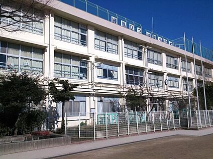 練馬区立仲町小学校 約452ｍ(徒歩6分)