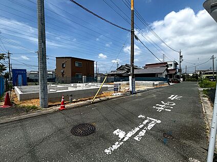 【前面道路含む現地写真】
