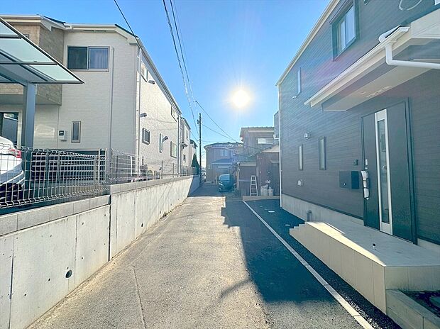 【前面道路】前面道路は4mの道路です。