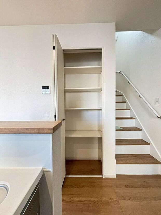 〈2号棟〉☆パントリー☆