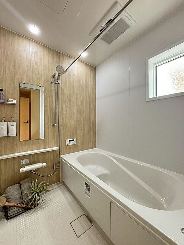 【バス】〈3号棟〉☆ユニットバス☆便利な浴室乾燥暖房機付き♪追炊き機能があるので遅く帰ってきた家族も温かなお風呂タイム♪