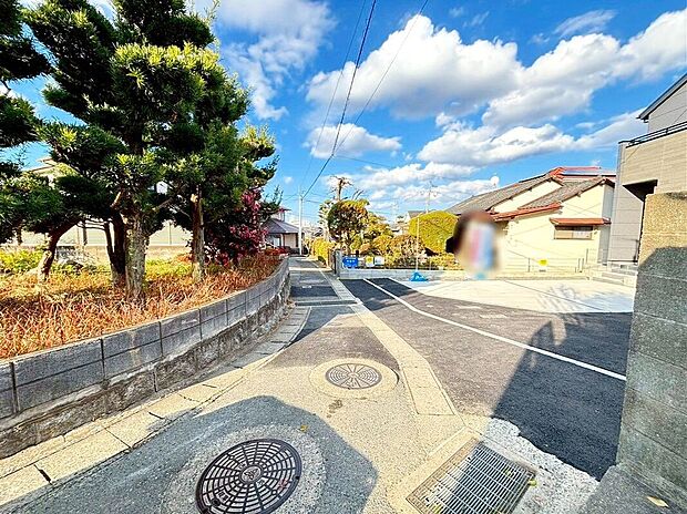 【前面道路含む外観】☆現地【2025年12月】撮影☆