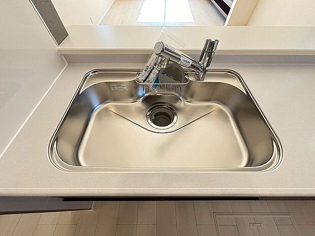 【その他設備】広いシンクはお料理前後も使いやすく便利です♪