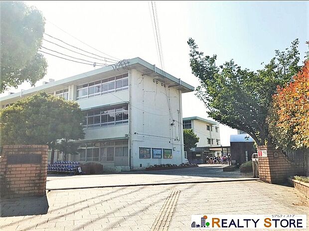 春日市立須玖小学校（約970m）