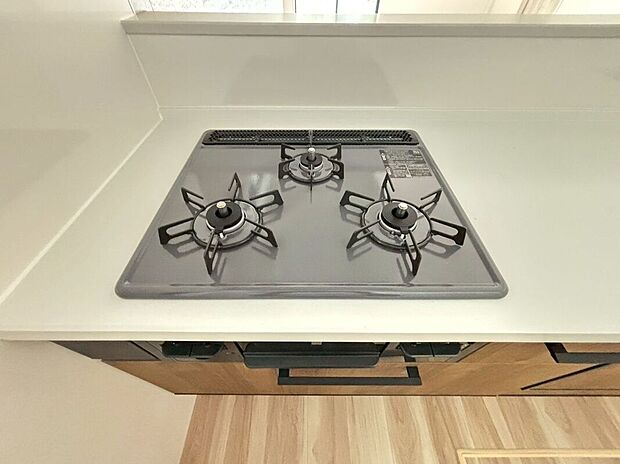 【その他設備】火力にこだわるお料理など、使い勝手良好の3口コンロです♪