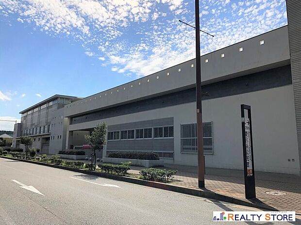 福岡市立姪浜中学校（約800m）