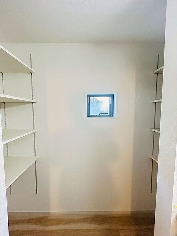 【収納】〈1号棟〉☆洗面台横収納☆