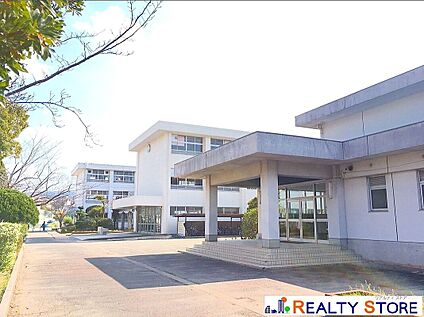 春日市立天神山小学校 260m