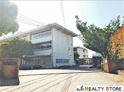 春日市立須玖小学校 700m