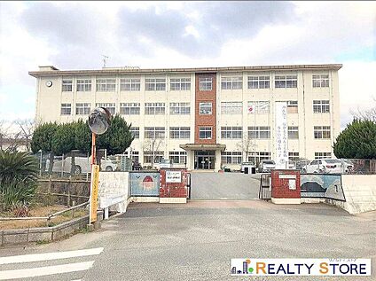 糸島市立前原南小学校 900m