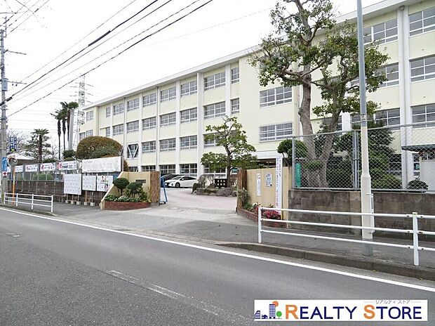 福岡市立長尾中学校(約1,400m)