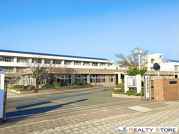 糸島市立二丈中学校(約450m)