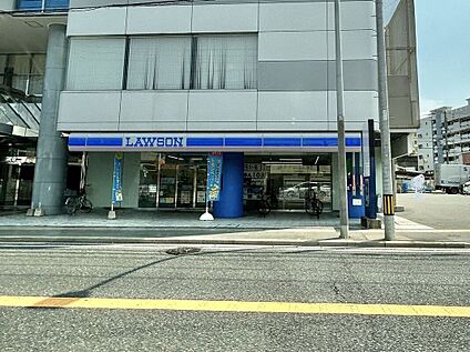 ローソン福岡飯倉一丁目店 80m