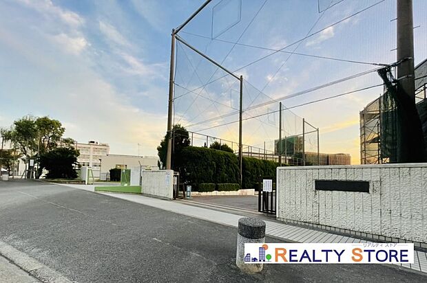 福岡市立青葉中学校(約1,280m)