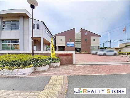 福津市立津屋崎中学校 870m