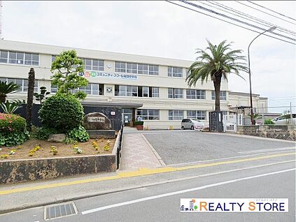 福津市立福間中学校 1040m