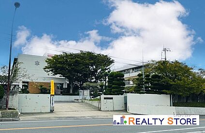 福津市立福間東中学校 1360m