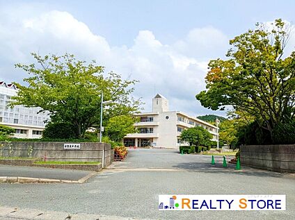 古賀市立古賀東中学校 2730m