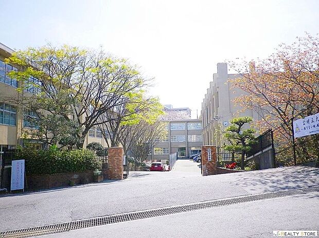 福岡市立和白丘中学校(約1,590m)