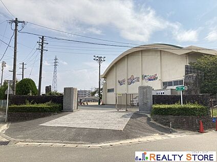 新宮町立新宮小学校 1070m