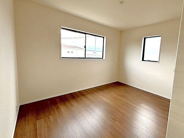 ☆6.88帖洋室☆南向きで明るいお部屋♪主寝室におすすめです♪