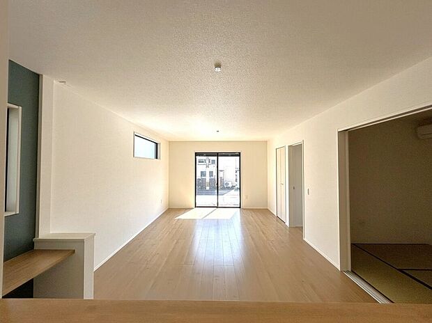 ☆リビング☆家具を置いてもゆとりの広さ♪18帖の広々としたリビング♪