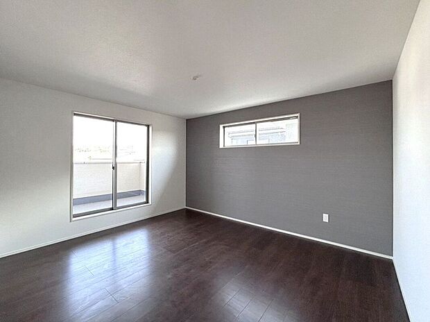 ☆9.0帖洋室☆主寝室におすすめ♪大窓×小窓の2面採光で明るく開放的な空間♪