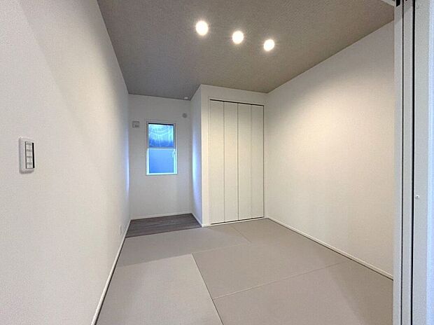 ☆5.2帖洋和室☆和の落ち着きを感じる洋和室♪心安らぐ空間です♪