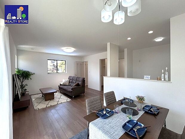 ☆リビング☆大切な家族が集まるからこそこだわりたいLDK♪この場所を通じて家族の楽しい会話が聞こえてきそうなリビングですね♪