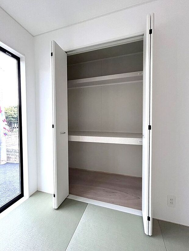 ☆押入☆ 来客用の寝具等の収納に役立ちます♪