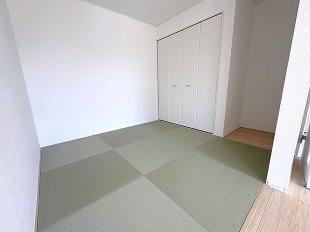 ☆和室☆畳のぬくもりを感じる和室。家族の憩いの場所としてもおすすめです♪