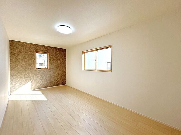 【寝室】☆9帖洋室☆アクセントクロスがお洒落なお部屋♪