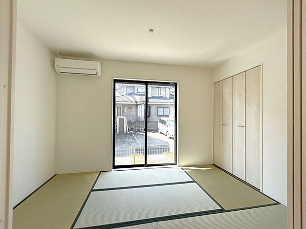 【室内】☆和室☆リビングに面したほっと安らぐ和の空間♪お子様の室内遊び場や来客時に重宝する一部屋です♪