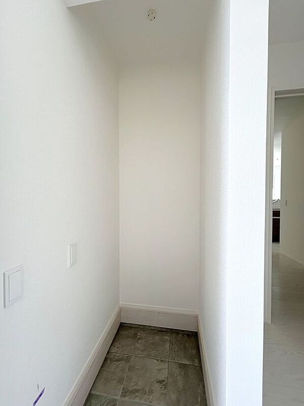 【玄関】☆SIC☆日常使いの靴以外にも外出時や玄関周りで使用するものをまとめて収納可能♪玄関スペースを広々お使い頂けます♪