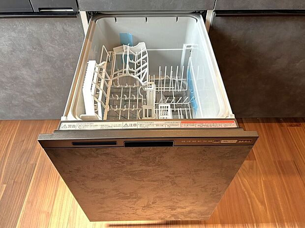 【その他設備】☆食器洗浄乾燥機☆日々の家事タイムを助ける強い味方♪機能性だけでなくお洒落なデザインも魅力です♪食事後の時間をお子様や旦那様とのゆとり時間に♪