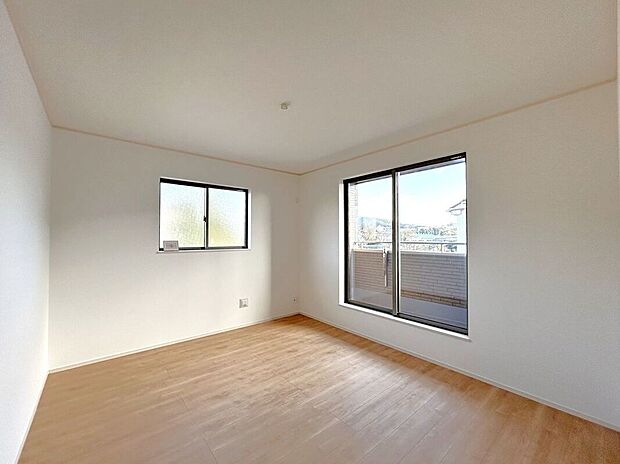 【室内】☆7帖洋室☆バルコニーに面した明るいお部屋♪主寝室におすすめです♪