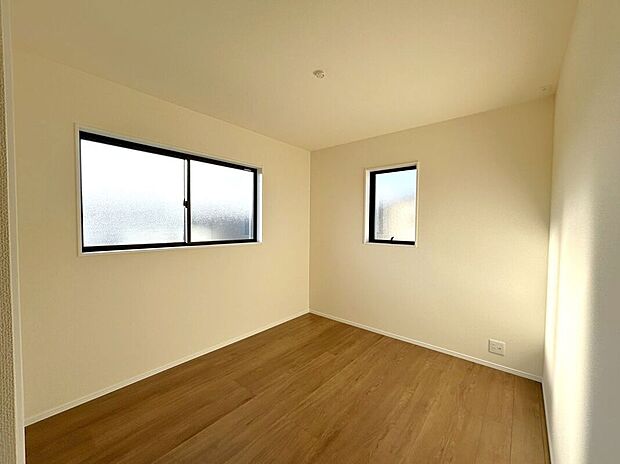 【室内】☆5.34帖洋室☆2面採光♪家具の配置がしやすいお部屋♪