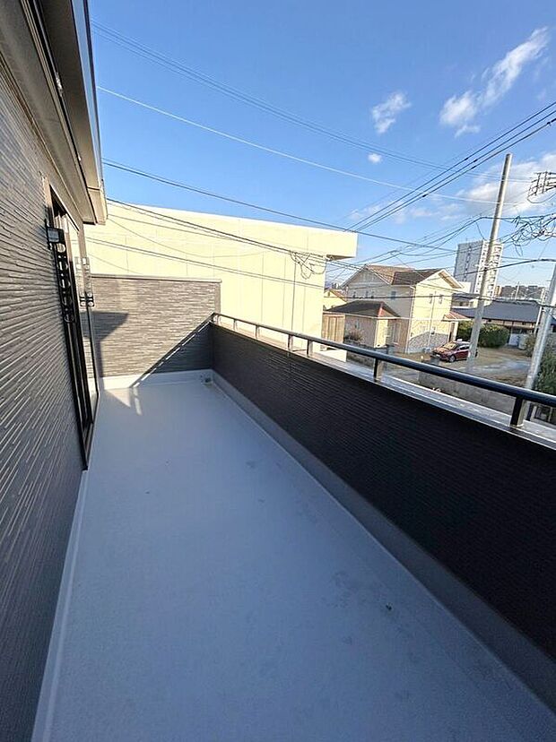 【バルコニー】☆バルコニー☆南向きに面しているので陽当たりも良くお洗濯物もよく乾きます♪