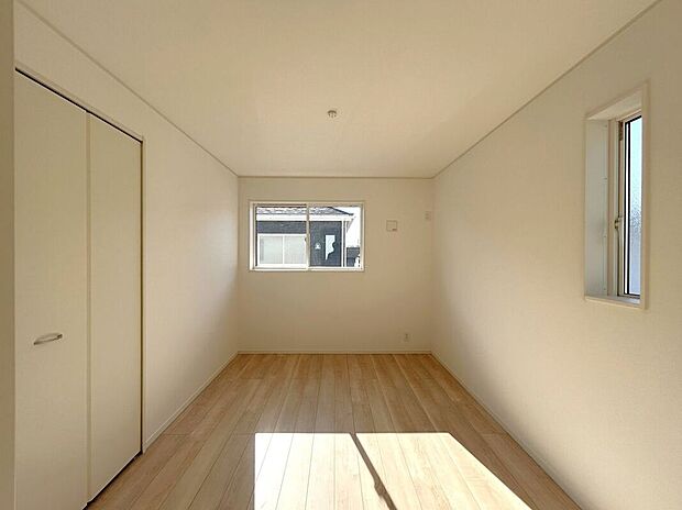 【室内】☆6帖洋室☆2面採光♪ベッドや学習机を置いてお子様部屋におすすめです♪